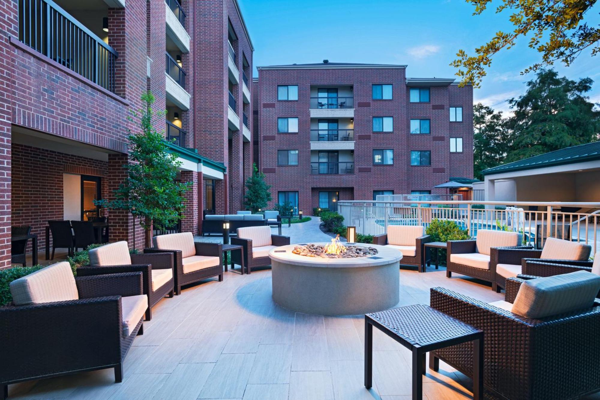 Courtyard Dallas Dfw Airport South/Ирвинг Экстерьер фото